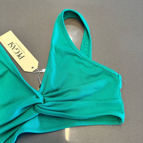 New!!! Two pieces long maxi pencil skirt & bralette top in green - Picture 5 of 11